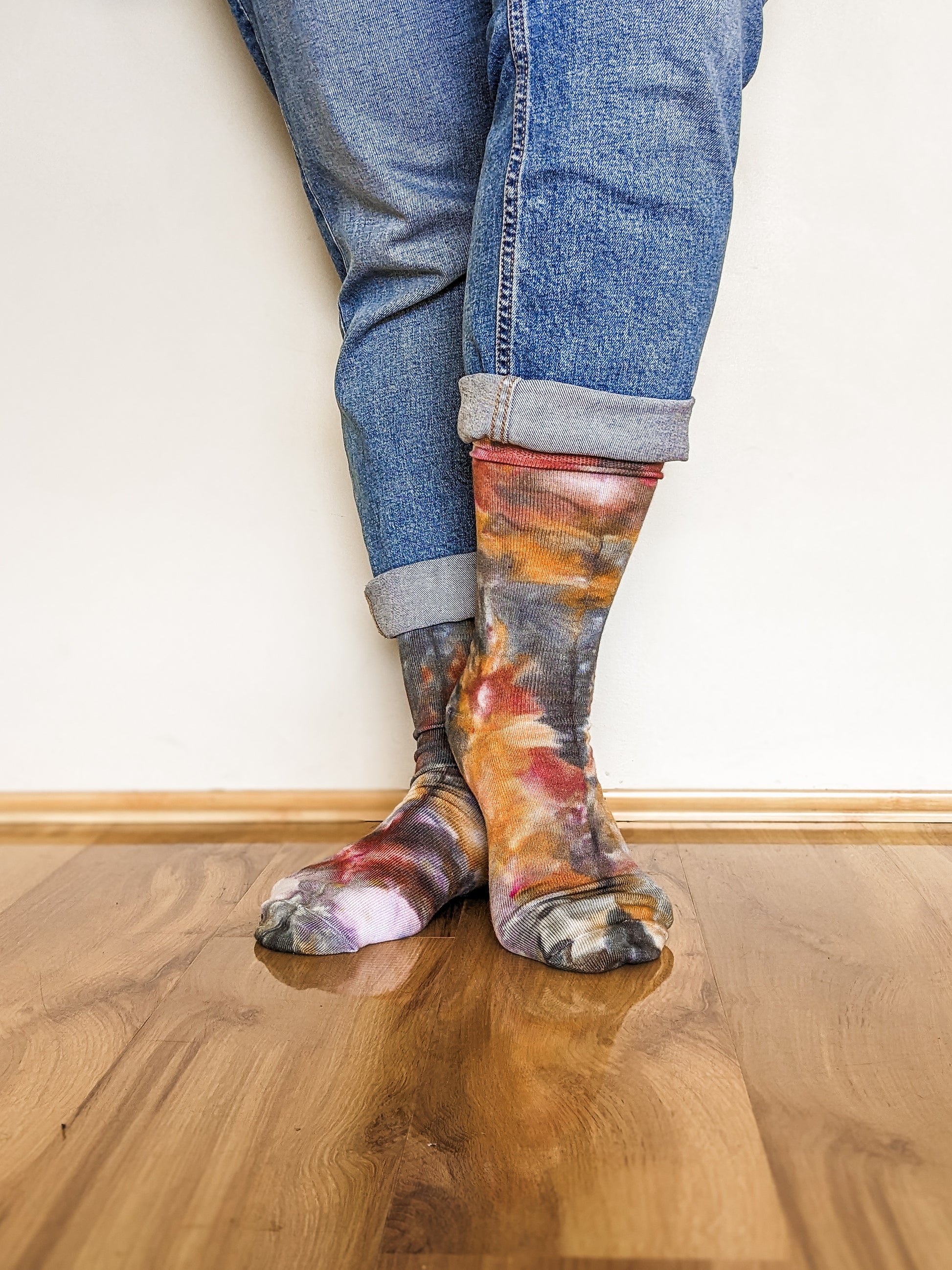 Person wearing black and brown Ice-dyed bamboo socks